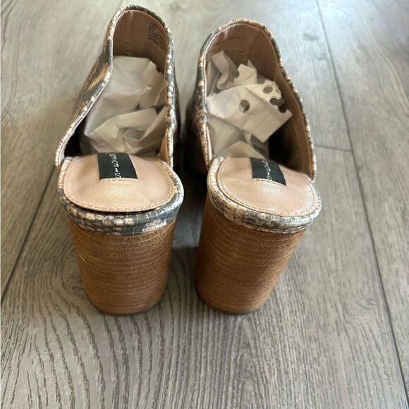 Steve Madden woman’s slip on heel used in good condition - Picture 5 of 7